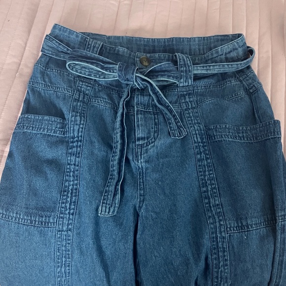 American Eagle high waist wide leg belted lightweight denim jeans 6 - Picture 4 of 13